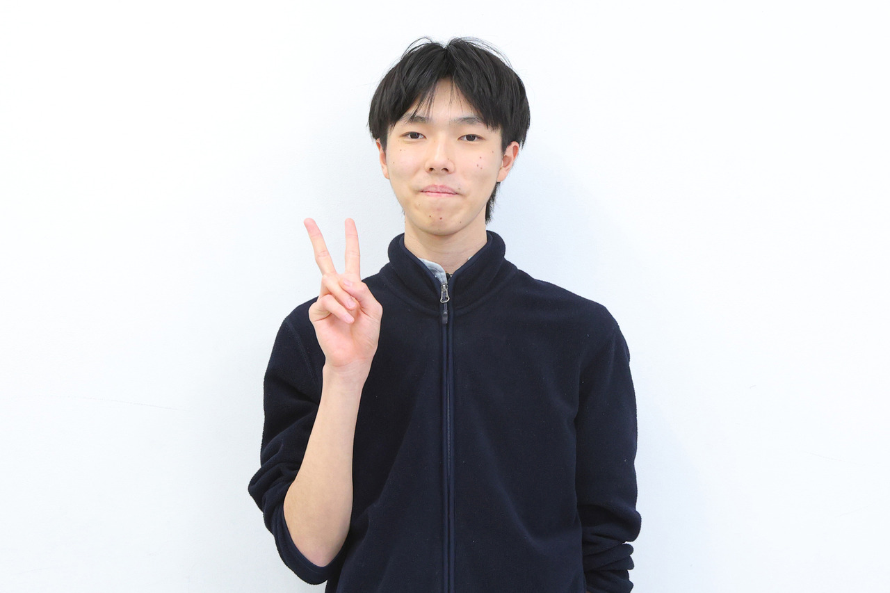 小濑木伶央：H学园高中（私立），复读生，考入东京大学理科二类