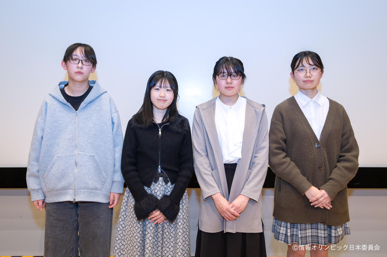 EGOI 2026日本代表队选手（从左至右）谷、籏智、藤居、卢