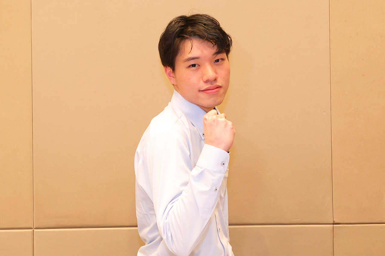 长泽志成：拉萨尔高中，考入东京大学理科三类