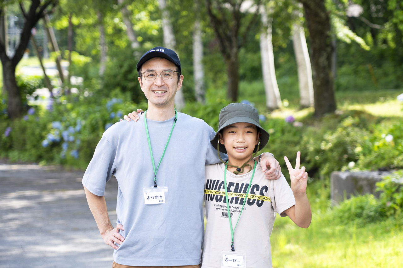“在修建水坝的过程中，我深刻体会到了自然的力量以及团队合作的重要性。从明天起，我打算把空调的设定温度调低一些，更加节约用电。”（摘自2025年御母衣之旅报告：父子组合“阳介”与“Fupi”）