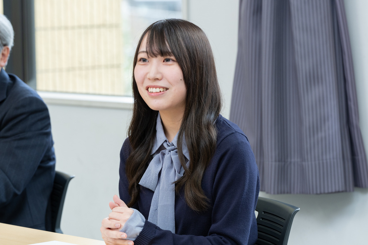 寺田理纱……社会信息学科／社会与人类方向四年级（石田研究室）
