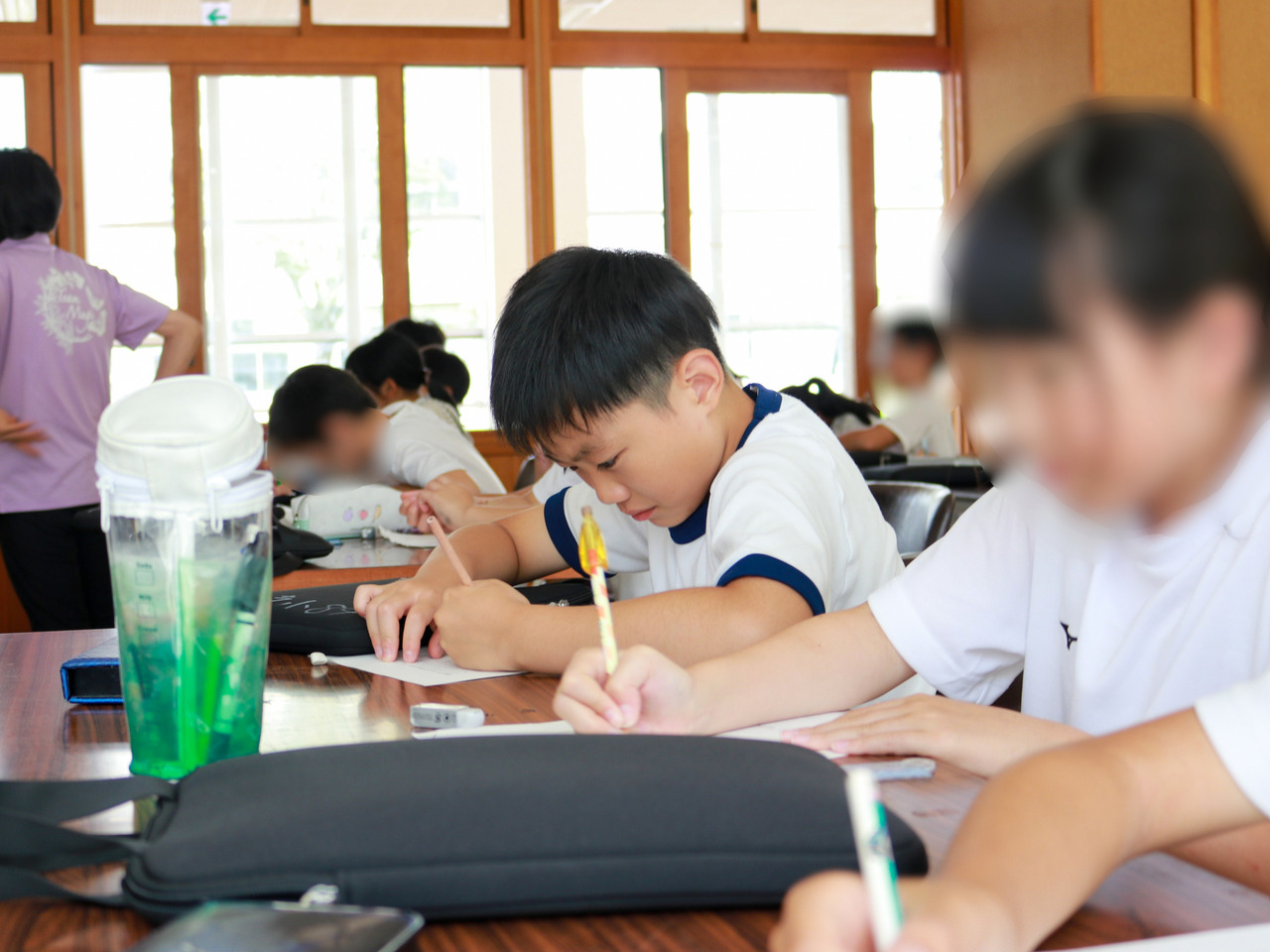 与新同学一起上课
