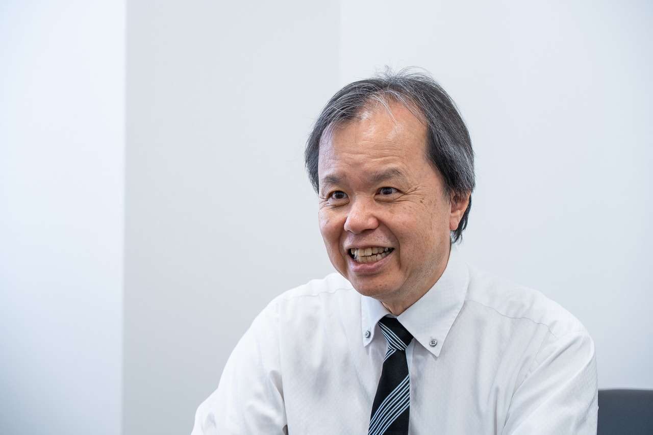 中冈义久教授（政治经济学院副院长兼全球商务系主任）
