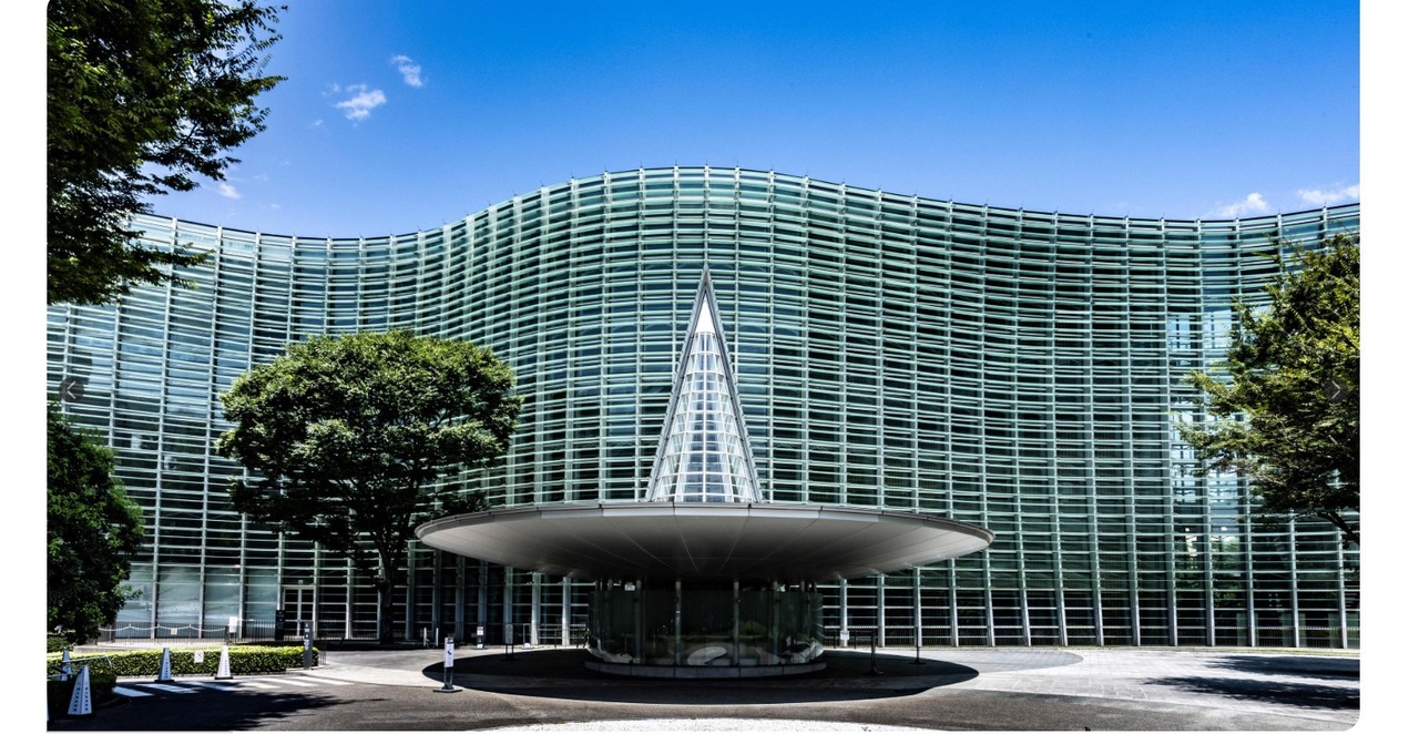 国立新美術館