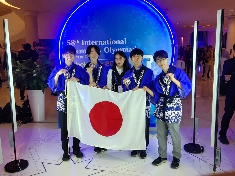 第58届国际化学奥林匹克竞赛乌兹别克斯坦赛区，日本代表队全体成员均获得银牌