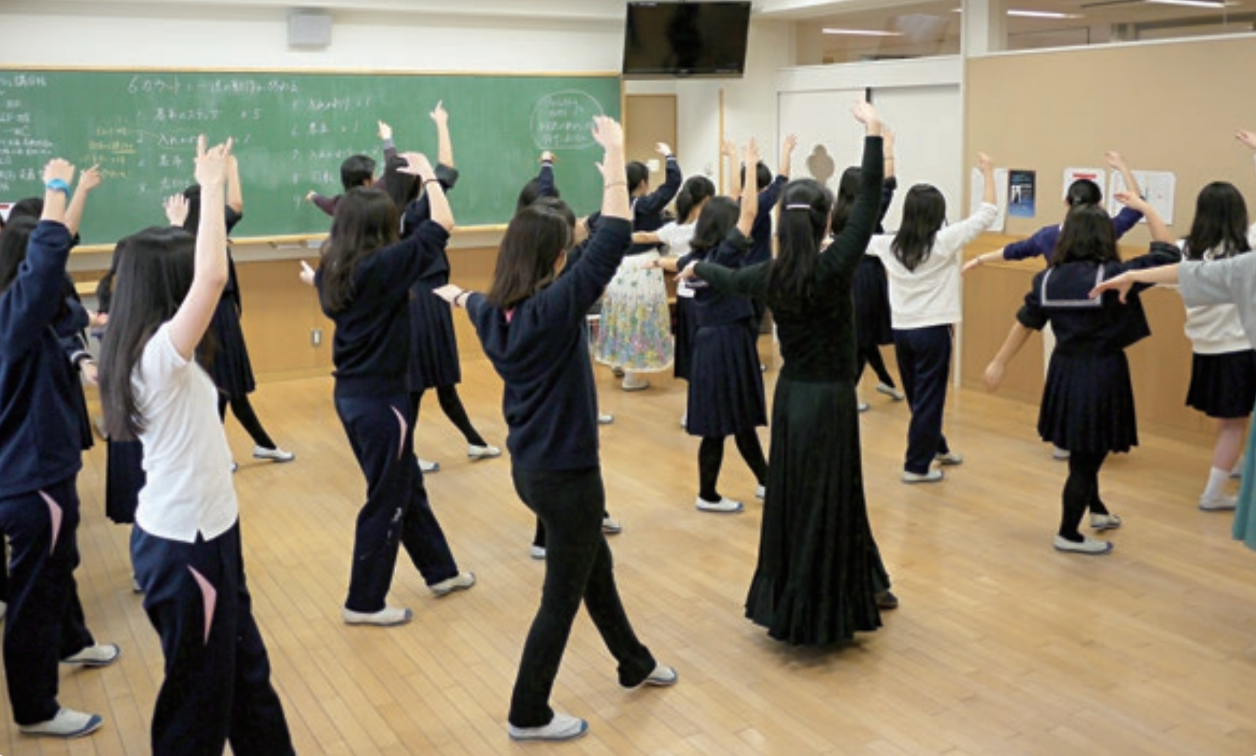 高三第三学期开设的“自由讲座”