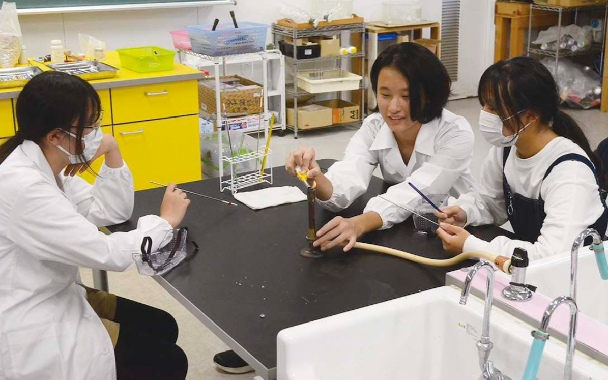 为期3天、开设30多门课程的“学术之旅”