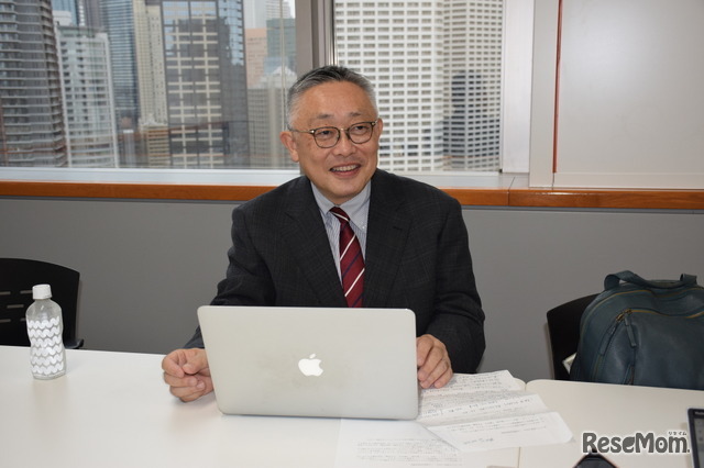 在「声之教育社」营业部任职的三谷润一先生