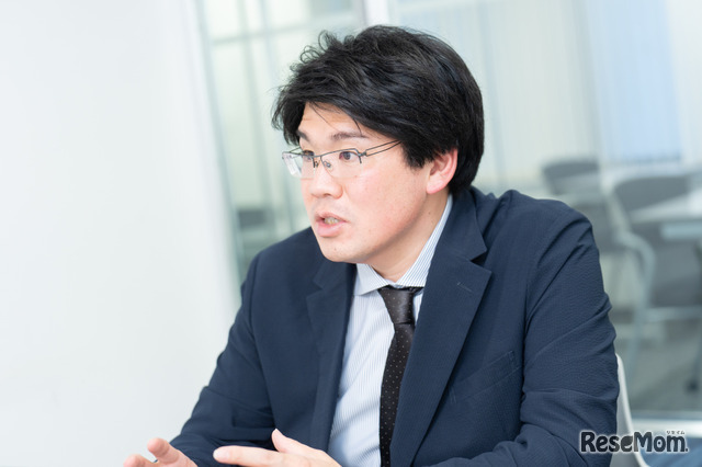 接受采访的骏台医学部专门学校·细谷一史