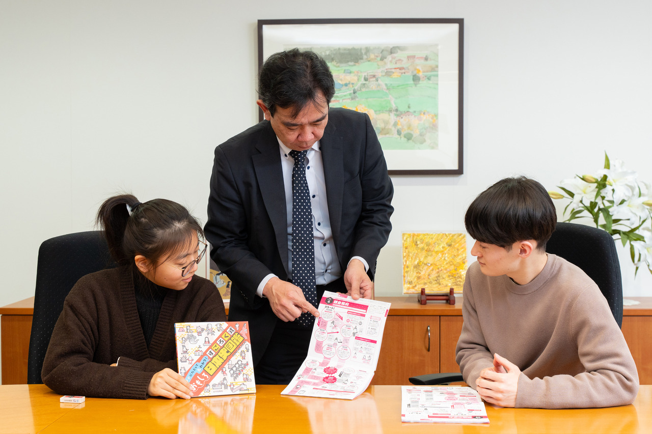 东京大学学生也盛赞，山川出版社新颖构思的《纵向阅读图鉴》将日本历史脉络可视化呈现