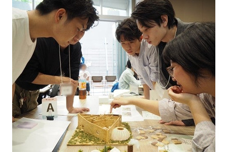 为培养未来的建筑师，中学生通过建筑设计竞赛与设计师交流……类设计室 画像