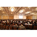 在“东京大学录取庆祝会”上,来自全国各地、成功通过严苛考试的东京大学应届生齐聚一堂