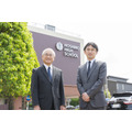 星野高中校长松田友宏（左）与担任升学指导部主任的英语教师青木润士（右）