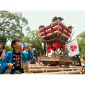 参加当地的秋季祭典