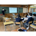 在高一综合探究课程中,以研讨班形式深入探讨感兴趣主题的“Diversity seminar”