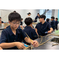在东洋大学生命科学系研究室开展的稻田学习活动后的复习